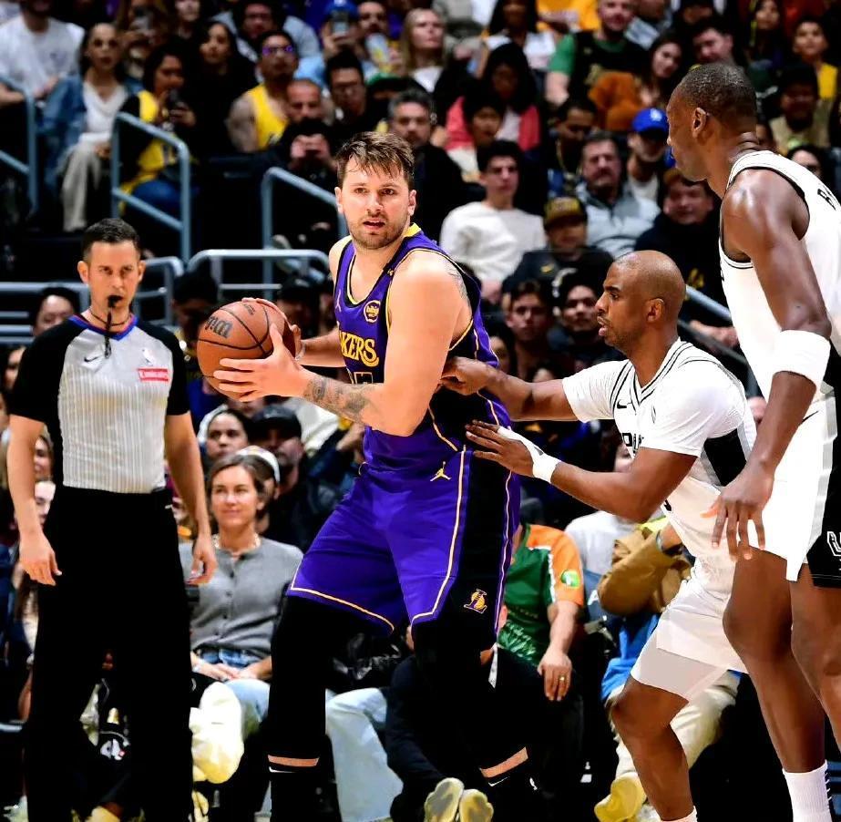 底特律活塞vs明尼苏达森林狼-开云链接